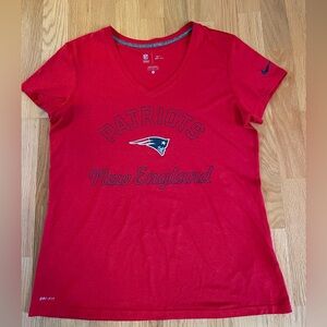 Nike NE Patriots Dri Fit V Neck Red T-Shirt Size Large